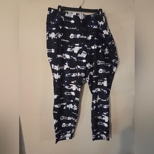 Livi Active Black and White Patterned Pants